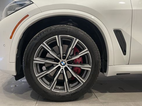 Certified 2023 BMW X5 xDrive40i w/ M Sport Package AWD/4WD image 7