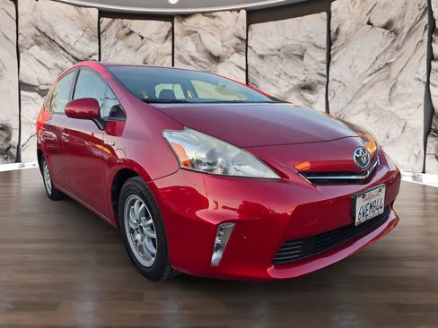 Used 2012 Toyota Prius V Three image 3