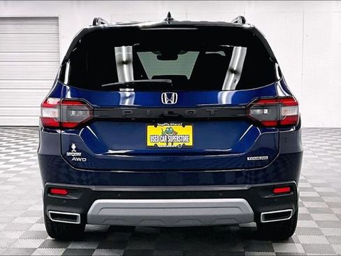 Used 2025 Honda Pilot Touring image 5