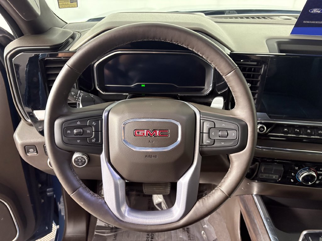Used 2024 GMC Sierra 1500 SLT w/ SLT Premium Plus Package AWD/4WD image 15