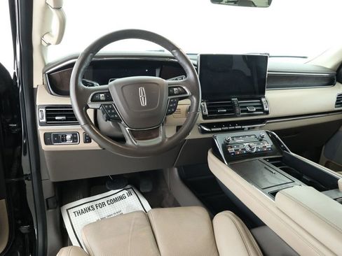 Used 2022 Lincoln Navigator Reserve w/ Equipment Group 201A image 10