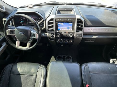 Used 2019 Ford F250 Lariat w/ Lariat Ultimate Package AWD/4WD image 4