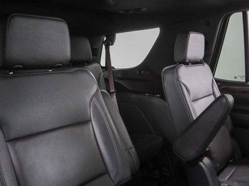 Used 2022 Chevrolet Tahoe Z71 w/ Luxury Package image 32