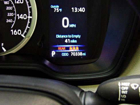 Used 2022 Toyota Corolla LE FWD image 14
