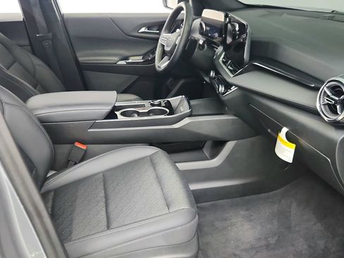 Used 2026 Chevrolet Equinox LT w/ Convenience Package II FWD image 27