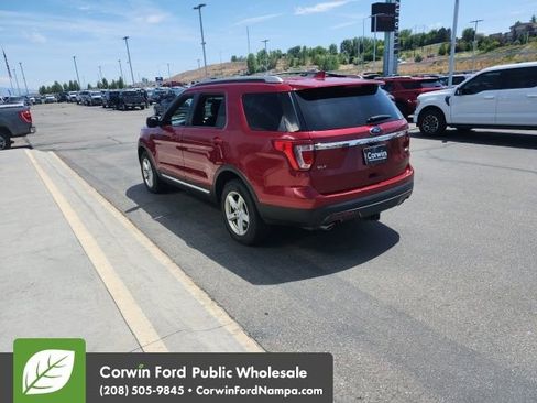 Used 2017 Ford Explorer XLT AWD/4WD image 10