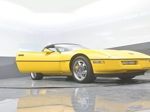 Used 1990 Chevrolet Corvette Convertible RWD image 27