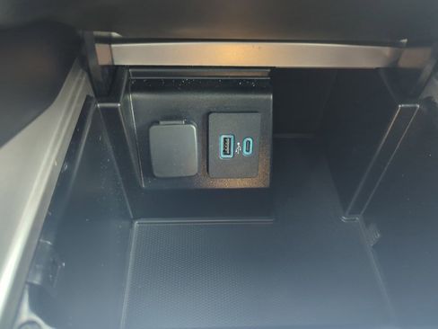 Used 2020 Ford Explorer ST w/ Premium Technology Package image 24