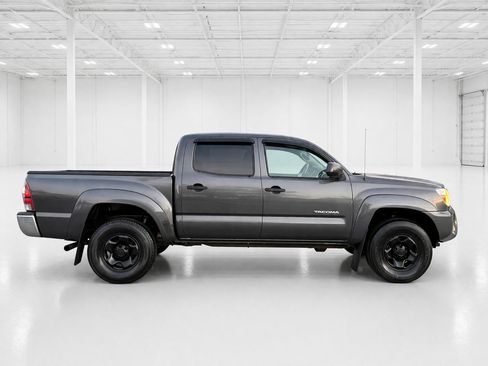 Used 2013 Toyota Tacoma 4x4 Double Cab w/ SR5 Pkg image 5