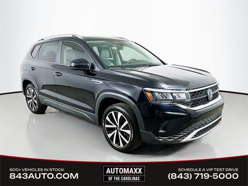 Used 2024 Volkswagen Taos SE w/ Panoramic Sunroof Package image 1