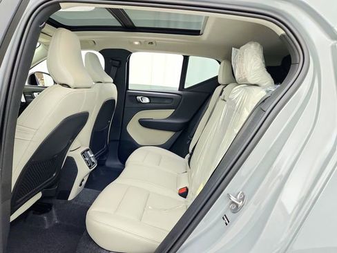 New 2026 Volvo XC40 B5 Ultra w/ Climate Package image 24