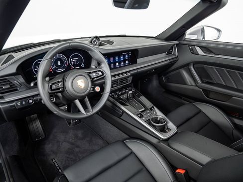 New 2026 Porsche 911 Carrera 4S image 4