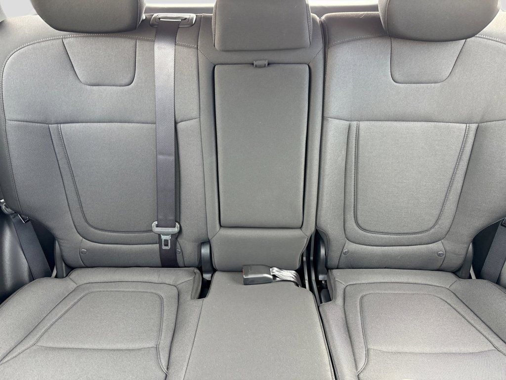 Certified 2025 Hyundai Tucson SE AWD/4WD image 22