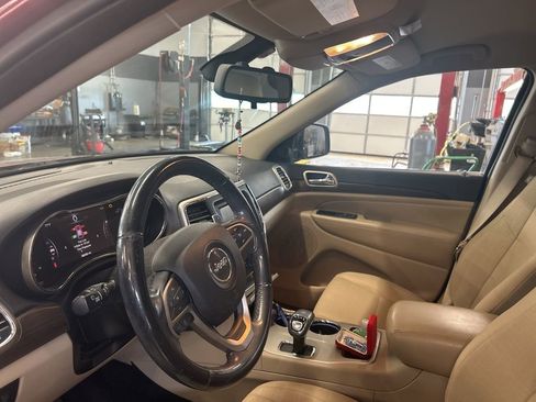 Used 2014 Jeep Grand Cherokee Laredo w/ Quick Order Package 23E RWD image 6