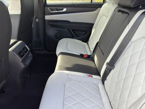 New 2026 Volkswagen Atlas Cross Sport SEL Premium R-Line image 24