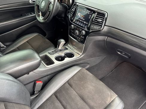 Used 2019 Jeep Grand Cherokee Altitude image 16