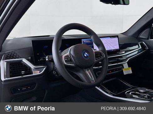 New 2026 BMW X5 xDrive50e image 9