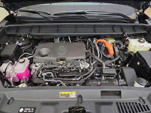 Certified 2026 Toyota Highlander Limited AWD/4WD image 9