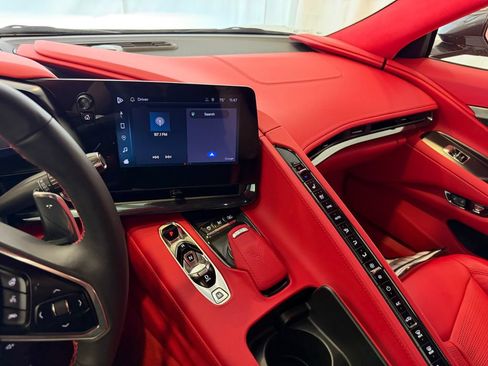 Used 2024 Chevrolet Corvette Stingray Premium Cpe w/ Stealth Interior Trim Package RWD image 17