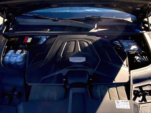 Used 2019 Porsche Cayenne S image 28