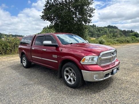 Used 2014 RAM 1500 Laramie AWD/4WD image 11