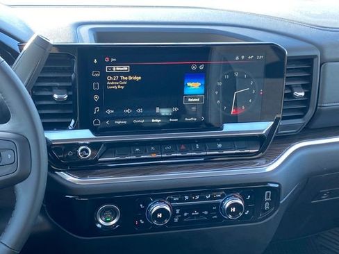 Used 2024 GMC Sierra 1500 Elevation image 9