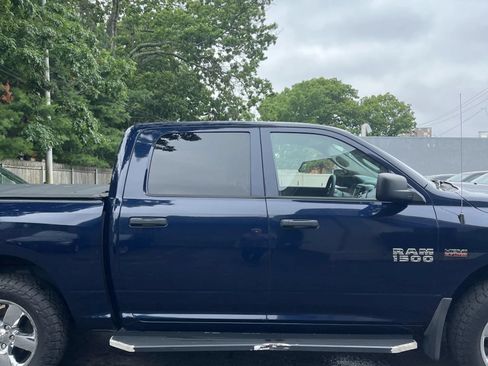Used 2017 RAM 1500 Express AWD/4WD image 10