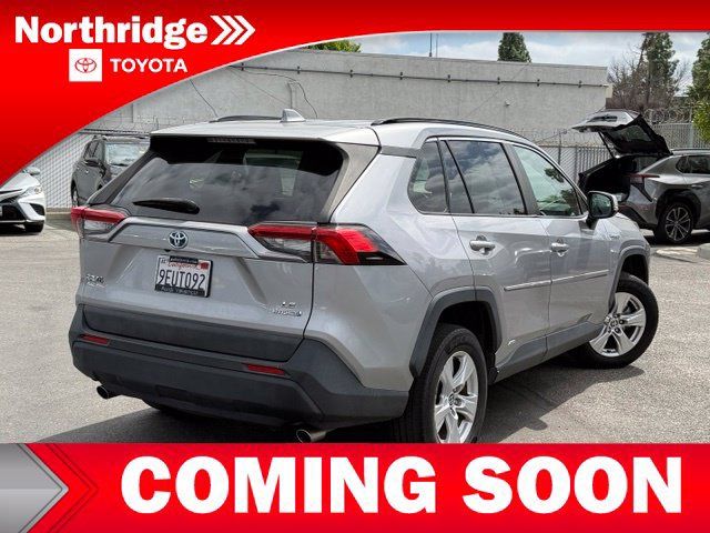 Used 2020 Toyota RAV4 LE w/ All Weather Liner Package AWD/4WD image 4