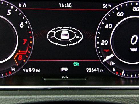 Used 2019 Volkswagen Golf R 4-Door image 14