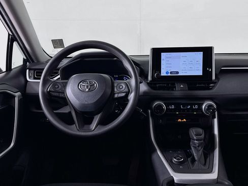Used 2024 Toyota RAV4 LE AWD/4WD image 10
