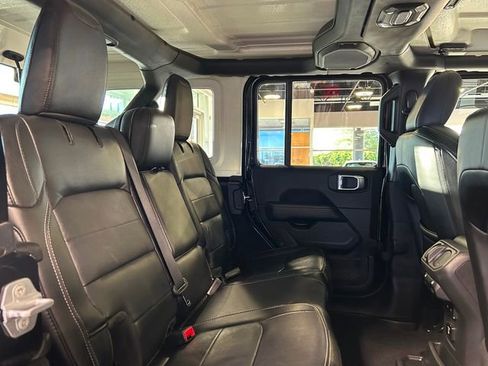 Used 2021 Jeep Wrangler Unlimited Sahara image 22