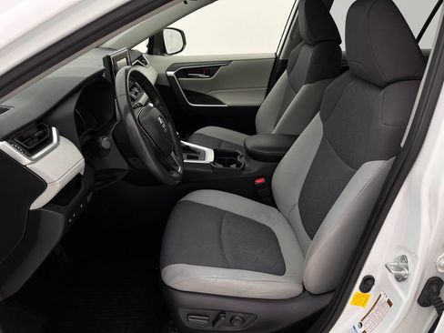 Used 2020 Toyota RAV4 XLE w/ XLE Grade Weather Package AWD/4WD image 11