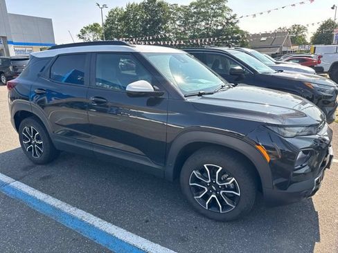 Certified 2023 Chevrolet TrailBlazer ACTIV w/ Convenience Package AWD/4WD image 1