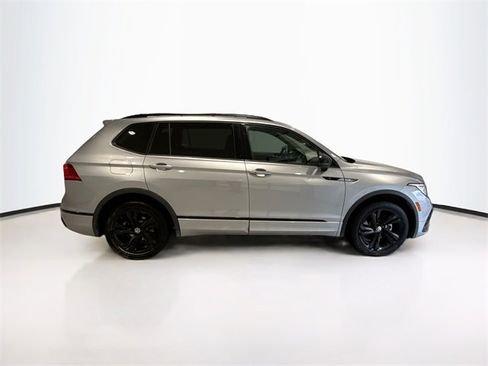 Used 2023 Volkswagen Tiguan SE R-Line image 5