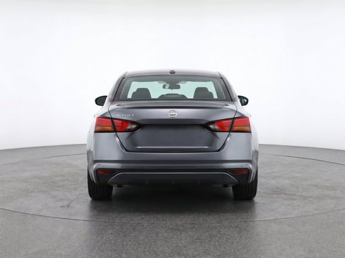 Used 2025 Nissan Altima 2.5 SV FWD image 7