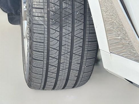 Used 2023 BMW X7 xDrive40i w/ Executive Package image 46