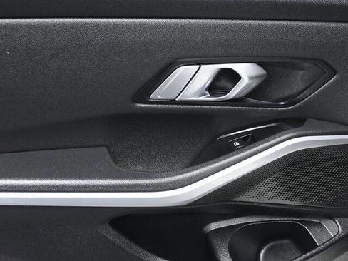 Used 2020 BMW 330i Sedan w/ Convenience Package image 16