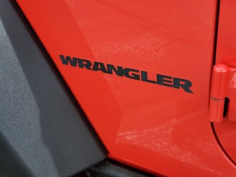 Used 2013 Jeep Wrangler Sahara AWD/4WD image 22