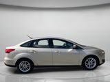 Used 2018 Ford Focus SE image 2