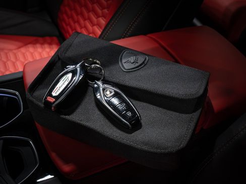 Used 2021 Lamborghini Urus image 95