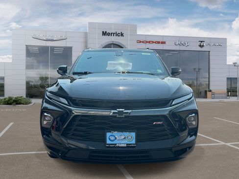 Used 2025 Chevrolet Blazer RS w/ Driver Confidence II Package AWD/4WD image 3
