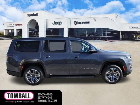 Used 2023 Jeep Wagoneer 4WD w/ Premium Group I image 8