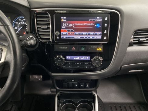 Used 2018 Mitsubishi Outlander GT image 23