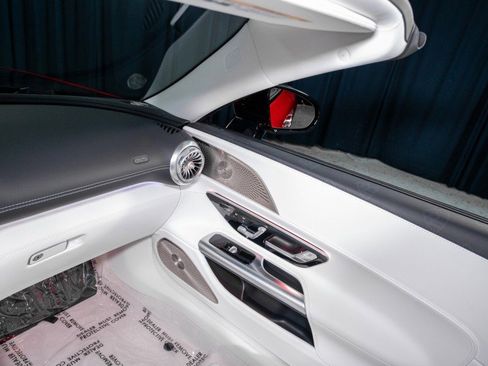 Certified 2026 Mercedes-Benz Maybach SL 680 image 33