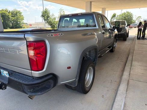 Used 2025 Chevrolet Silverado 3500 W/T AWD/4WD image 4