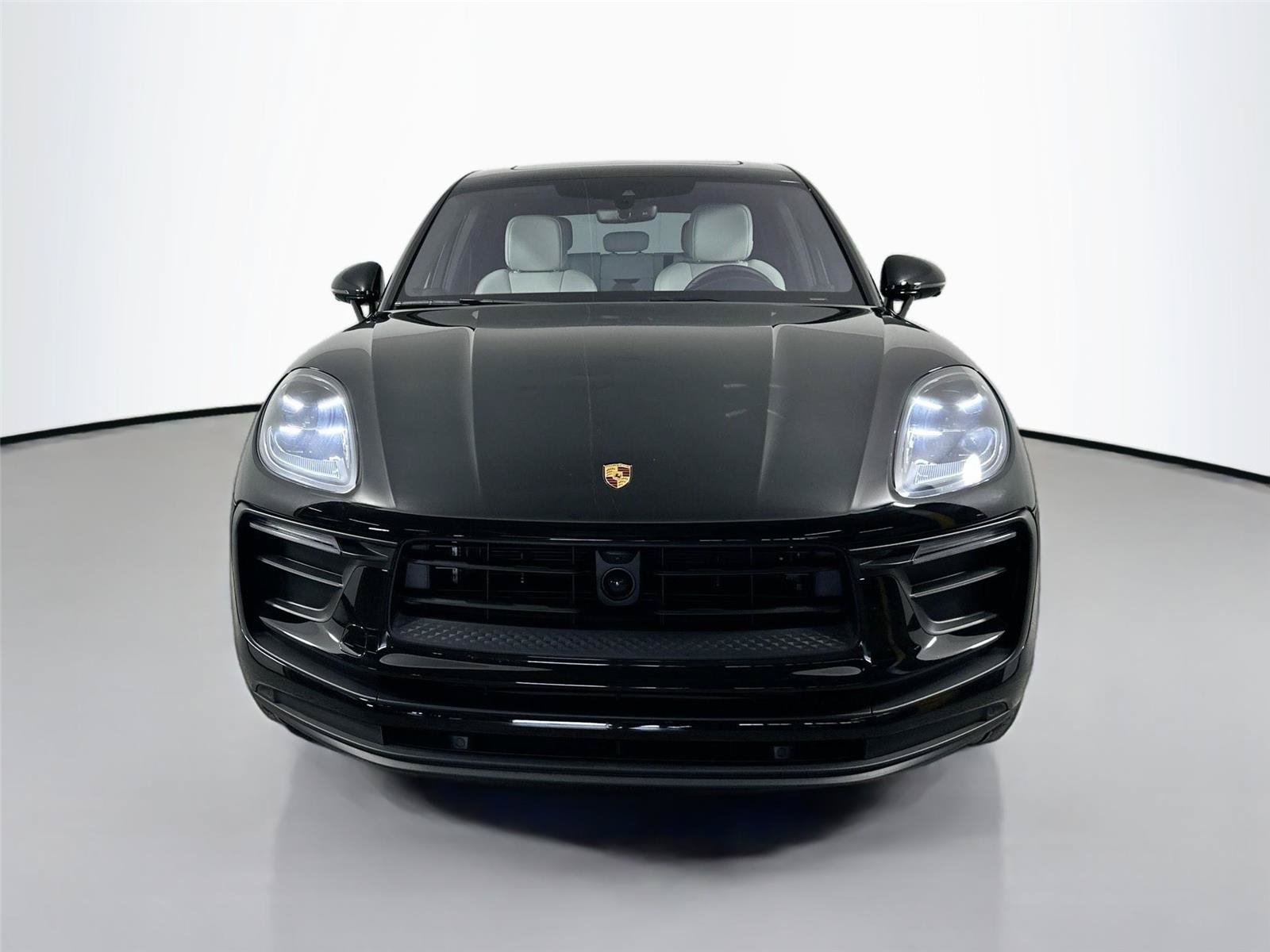 Certified 2024 Porsche Macan AWD/4WD image 10