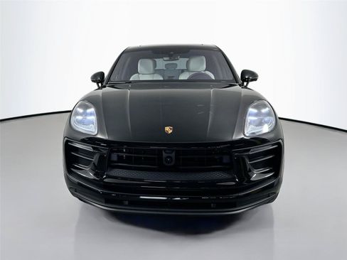Certified 2024 Porsche Macan AWD/4WD image 10