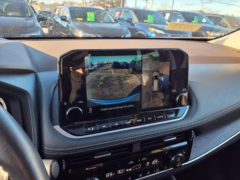 Certified 2023 Nissan Rogue Platinum w/ Platinum Premium Package image 11