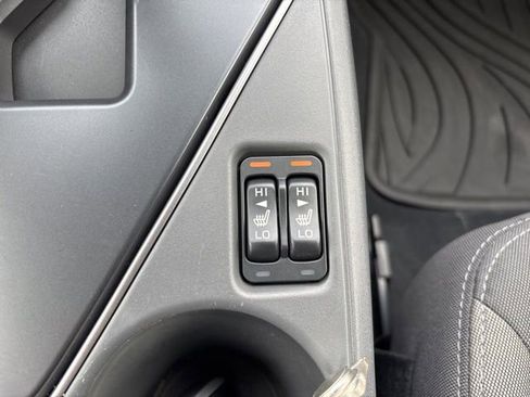 Used 2025 Subaru Crosstrek 2.0i Premium image 34