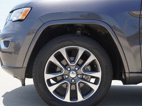 Used 2017 Jeep Grand Cherokee Overland image 5